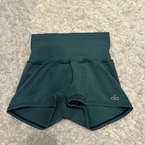 Alo Aura shorts